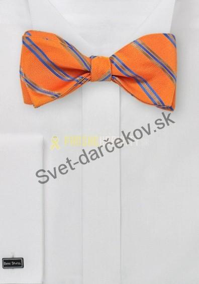 Viazací motýlik oranžovej farby s modrým pruhovaním 