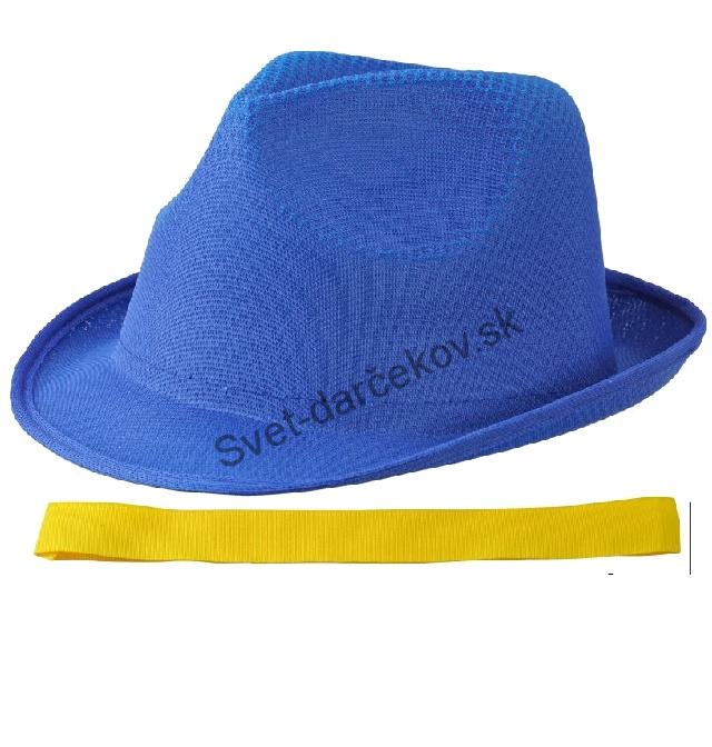 Letný klobúk v kráľovskej modrej farbe so sýto žltým lemom 