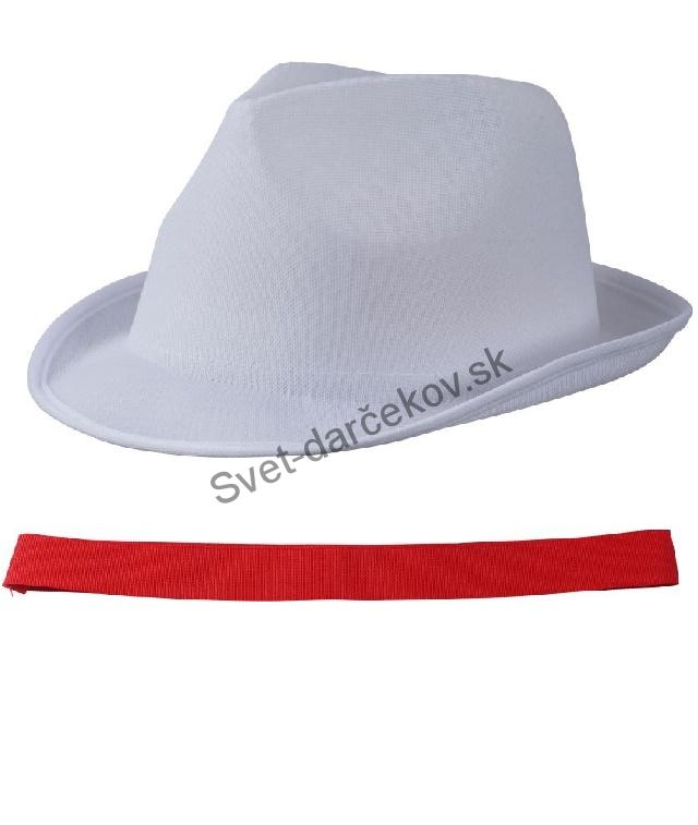 Letný klobúk bielej farby s červeným lemom