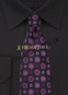 Bluten- čierna kravata s kruhovým kvetovaním ružovej farby