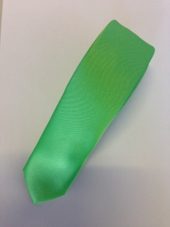 Extra úzka kravata zelenej farby