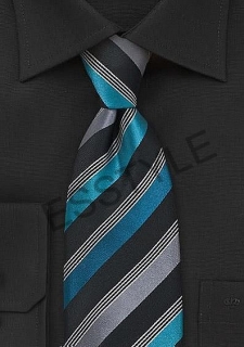 Predĺžená kravata s modro strieborným pásikom